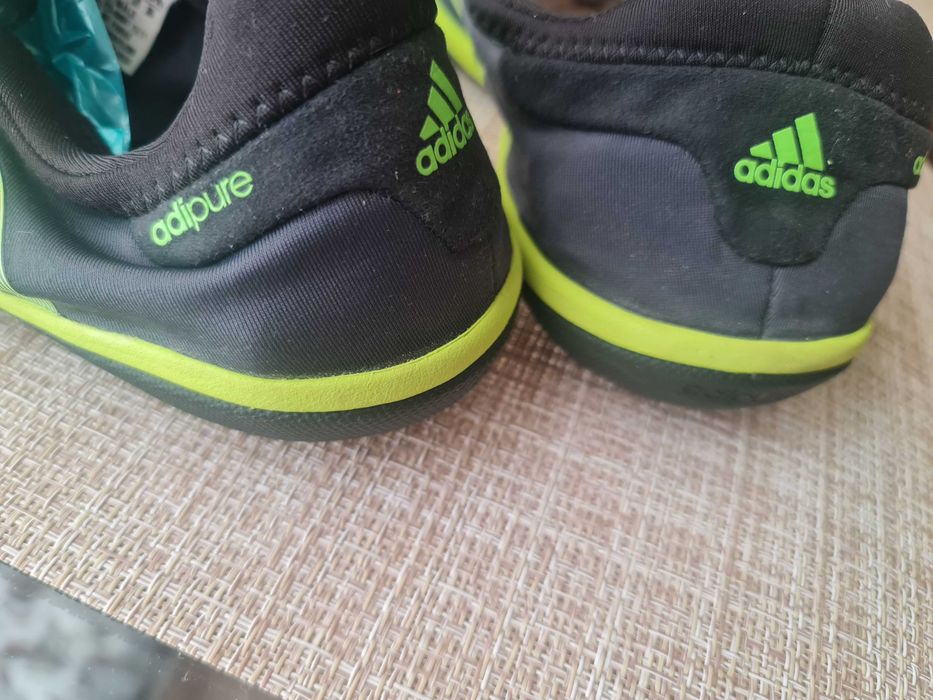 Adidas Adipure са обувки с пръсти. Синьо и черно.Аналог Five Fingers