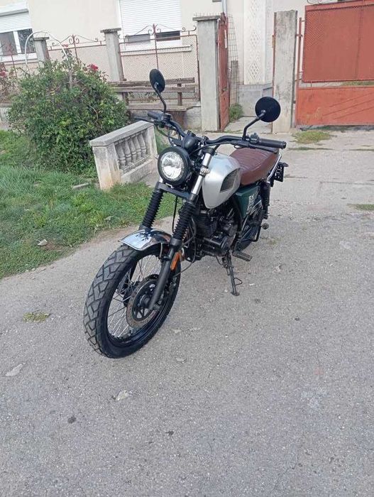 Motocicleta Brixton 125