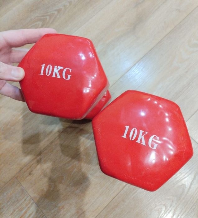 Дъмбели 2 бр по 10 кг