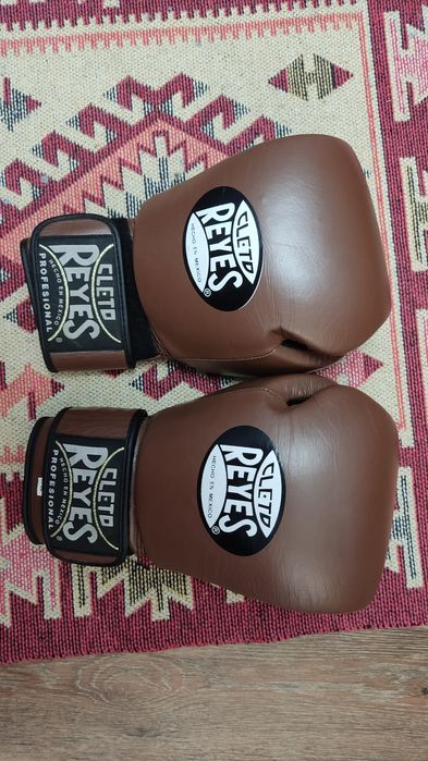 Боксёрские перчатки