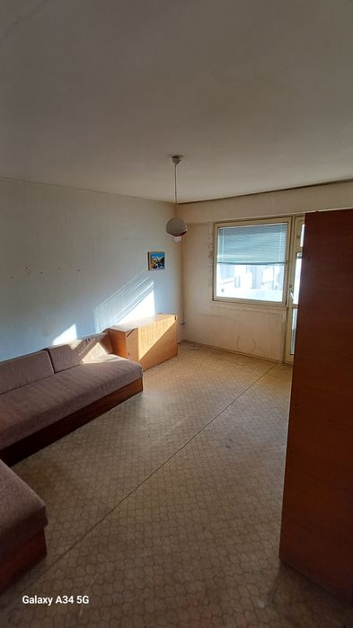 Дава се под наем многостаен апартамент в Кърджали