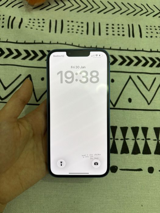 Продается Iphone 13 на 256гб.