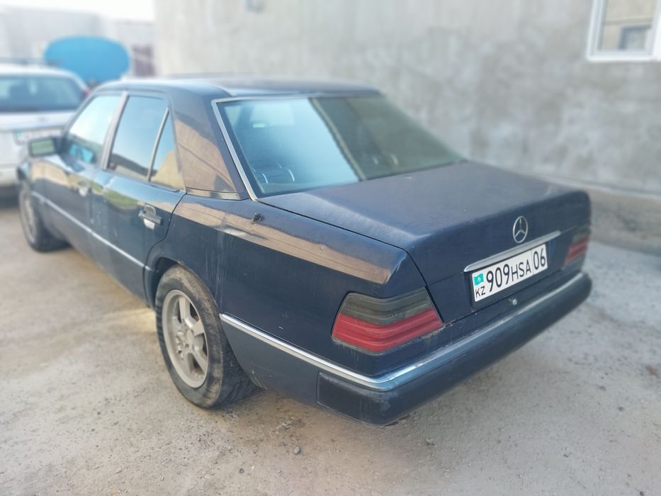 автомобиль Мерседес бенц