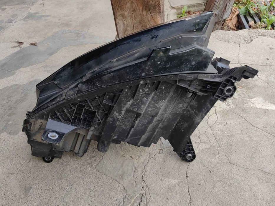 Фар Skoda Enyaq LED десен Оригинален