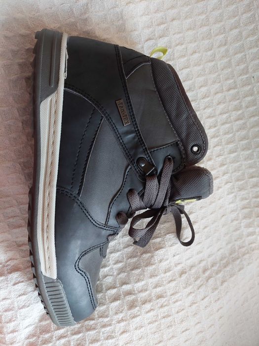 Мъжки юношески боти - 40 номер НОВИ!