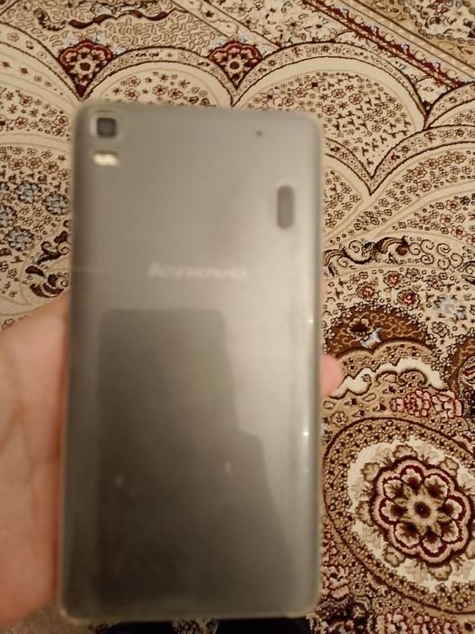 Продамм телефон Леново