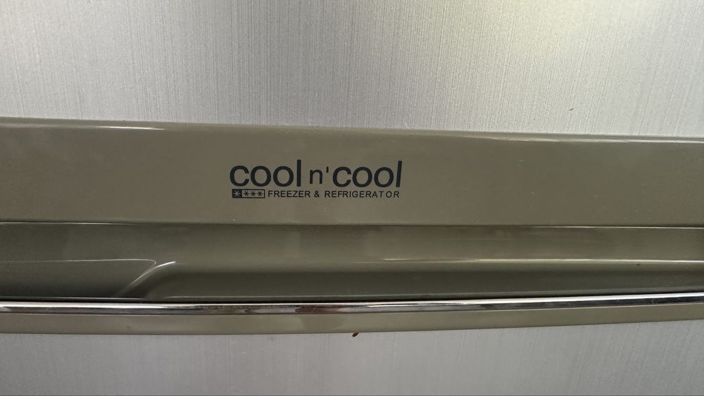 Продаю холодильник Samsung