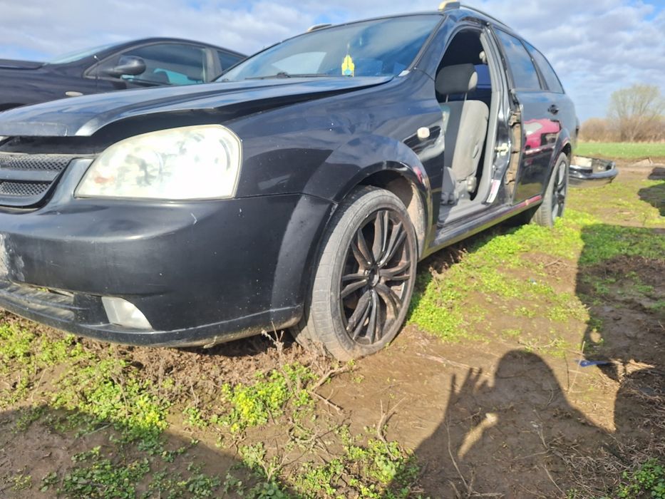 Dezmembrez chevrolet lacetti