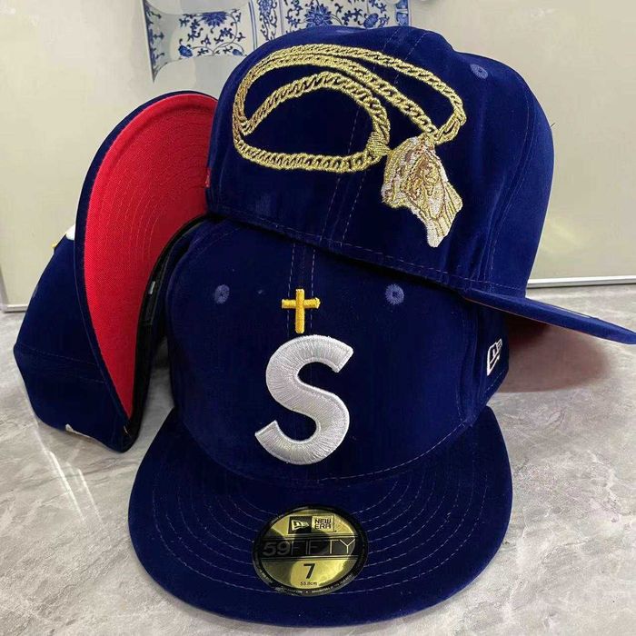 Уникални шапки с права козирка S shapki s prava kozirka  шапка fitted