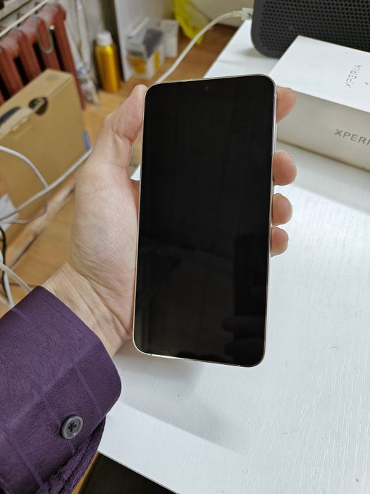 Samsung s23 plus + 256гб продам