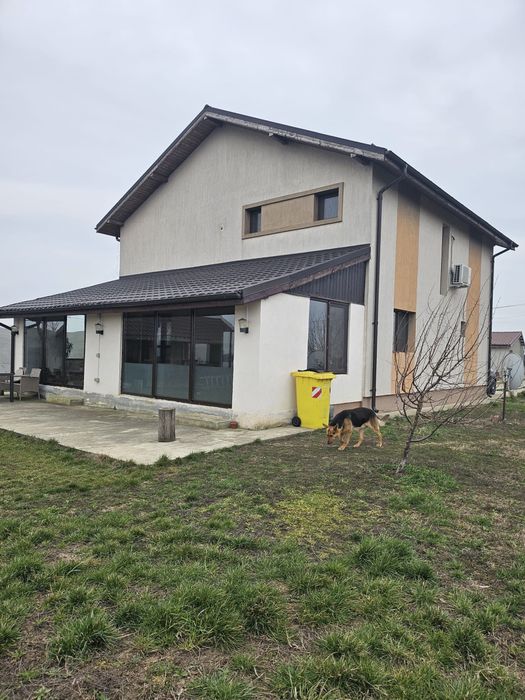 Casa P+1 prevazuta cu Spatiu Comercial DN3