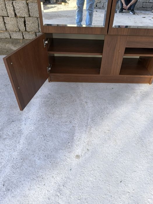 Продаётся большой шкаф в хорошем состоянии доставка есть