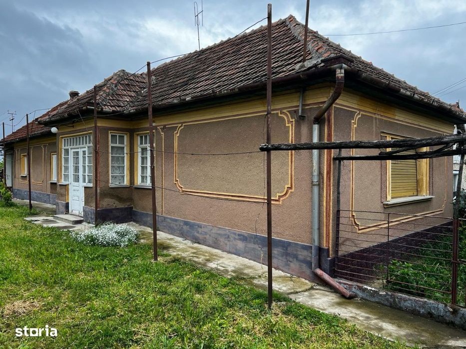 Casă sănătoasă cu teren 3000 mp - Sisterea - IMOBIHOR