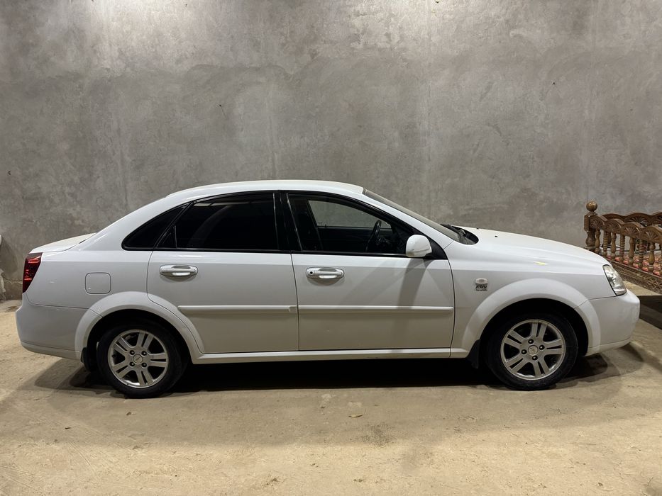 Chevrolet Lacetti 2011/ 1 pozitsiya avtomat/ 275.000 probeg