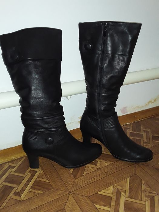 Жаңа киімдер сатылады