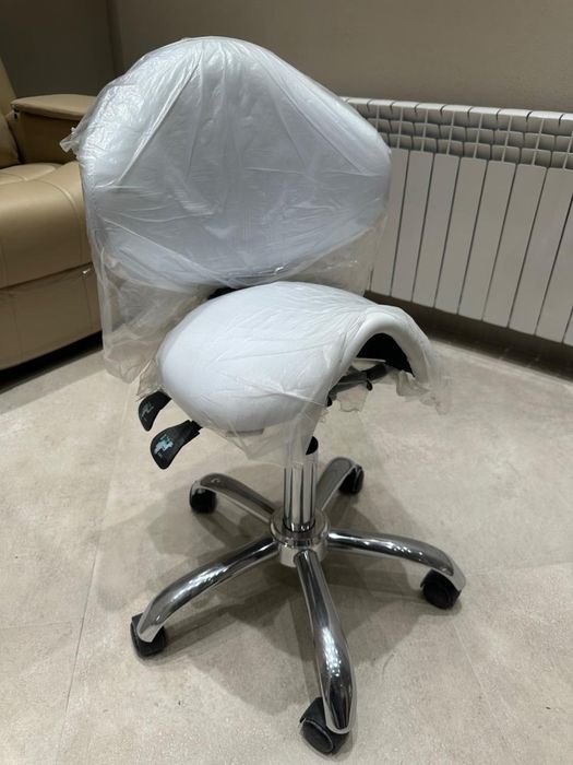 Продам седловидный стул