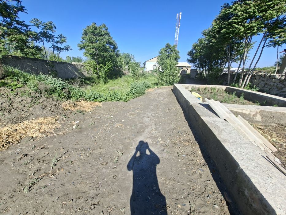 Uy sotiladi 33 sotix