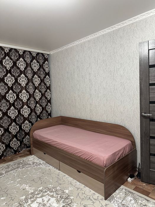 Продам шкаф и две кровати