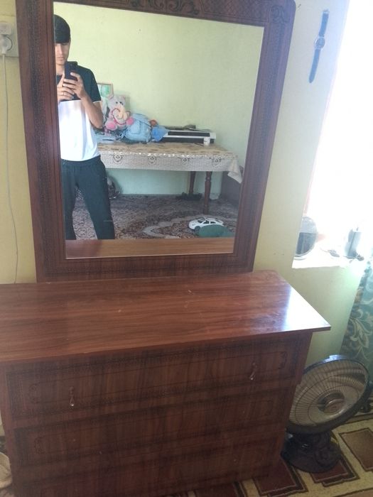 Спальни гарнитур сотилади яангидек