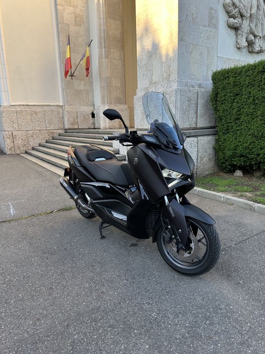 Yamaha XMAX 300 Tech Max 2024 – Full Option + Akrapovič - Dark Magma