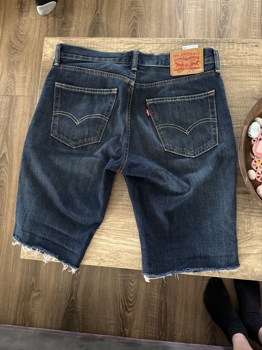Vand blugi Levis 511 scurti W32. Noi