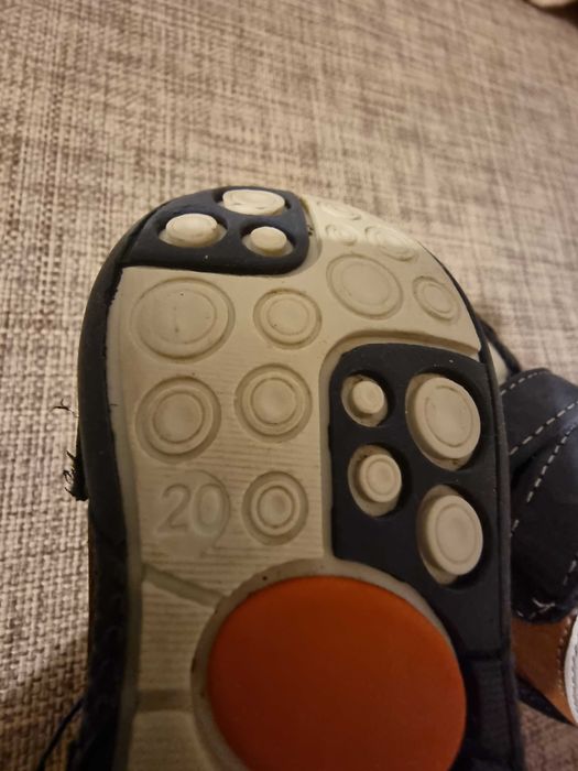 Нови обувки за момченце 20 номер