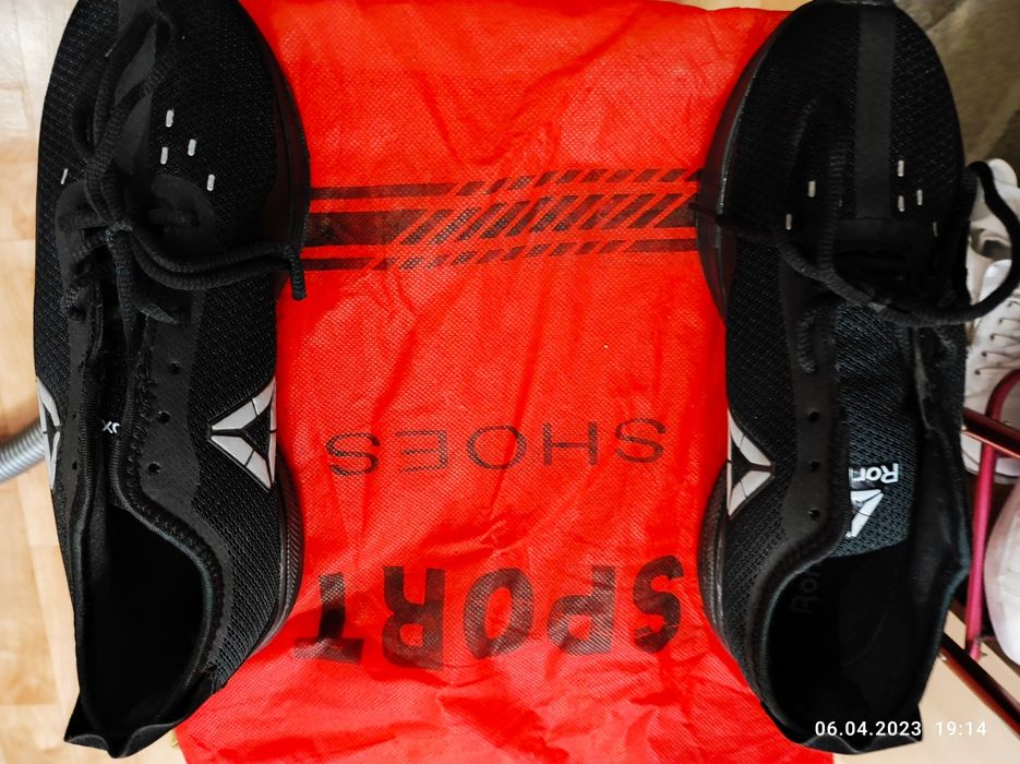 Кроссовки летние