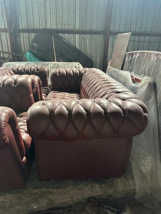 Canapea Chesterfiel piele ecologica impecabila !