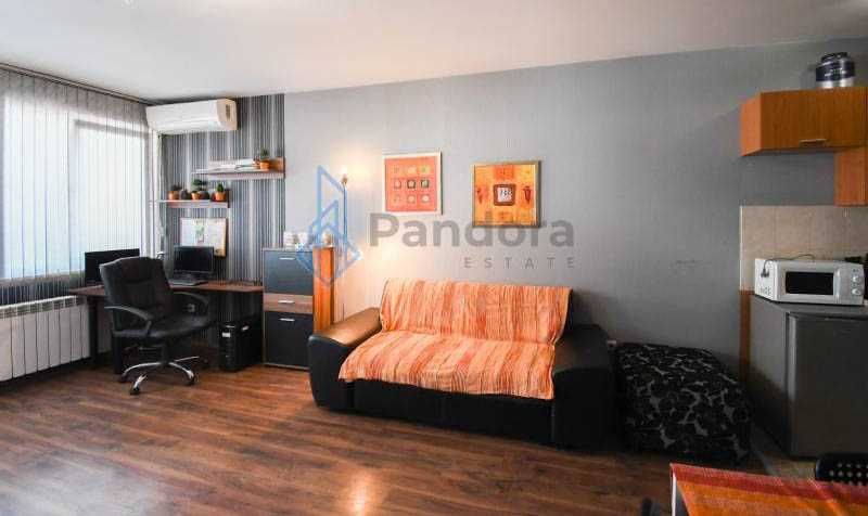 Двустаен апартамент под наем в Центъра