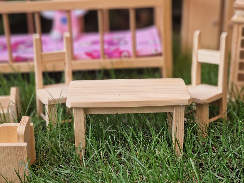 Set complet mobilier în miniatură din lemn natur pentru căsuță păpuși