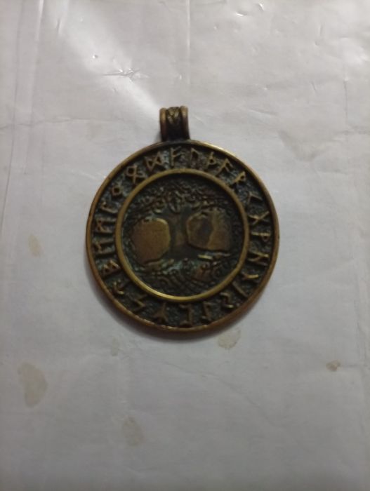Антиквар медал жуда эски