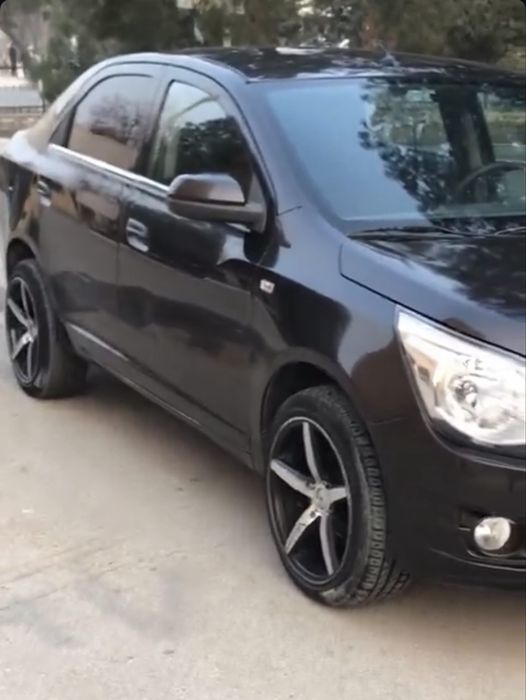 Продаются диски Vossen для автомобиля