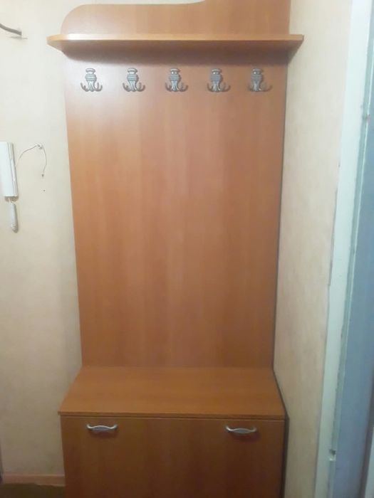 Продам прихожую 10000
