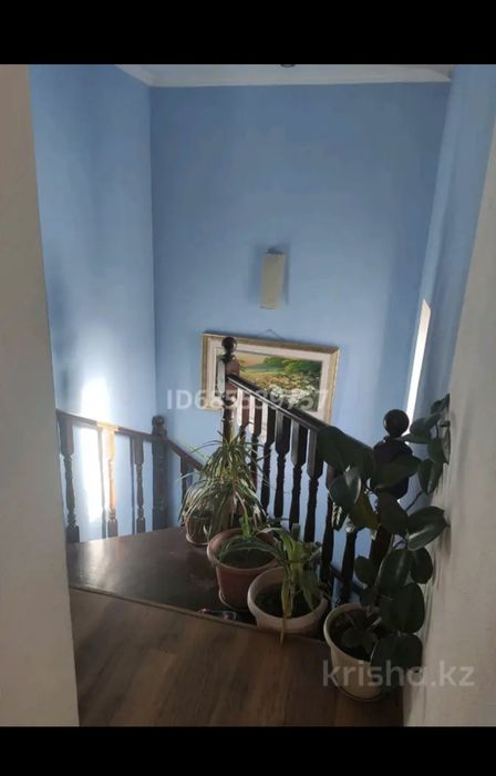 Дом  с  участком