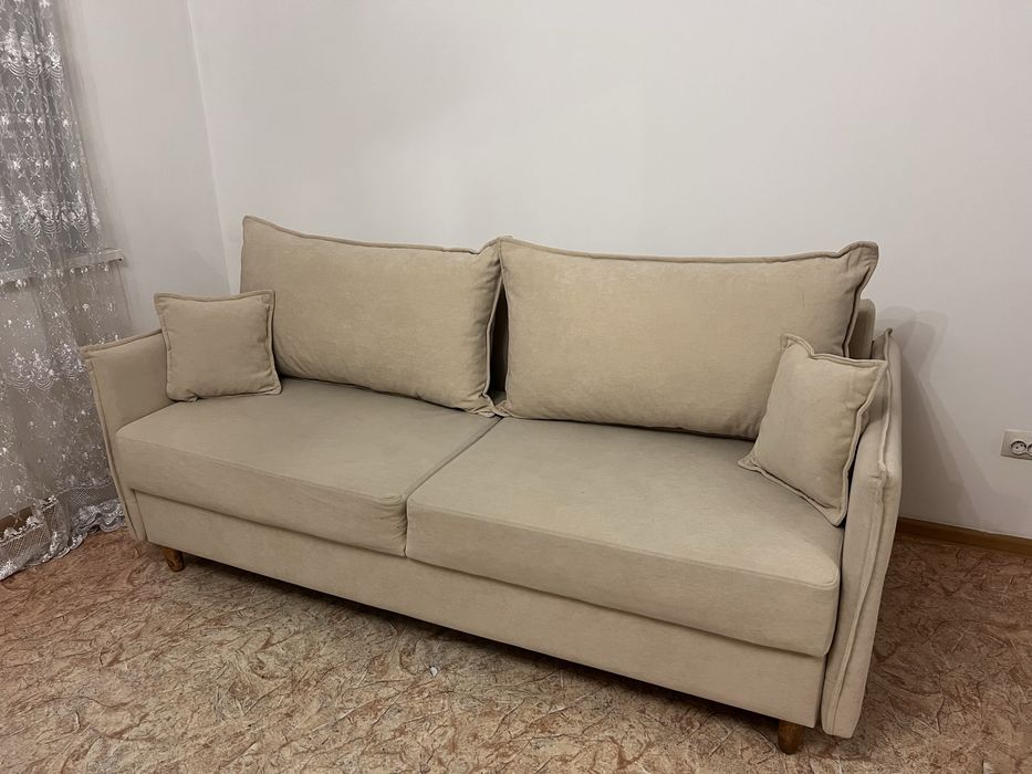 Продается диван широкий