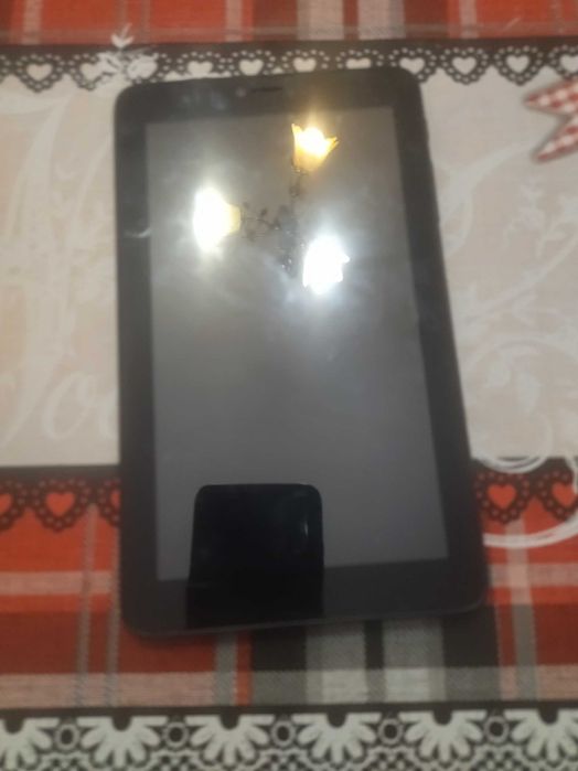 Два броя таблети