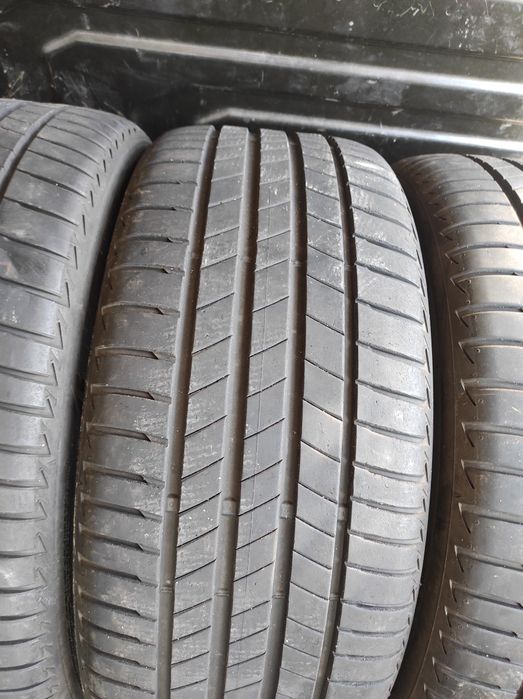 245/40/19 Bridgestone