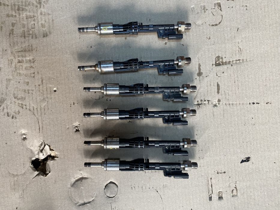 Injectoare bmw  n20b20 n55 cod 102135-41 bmw 3.0i cod 1364 -05