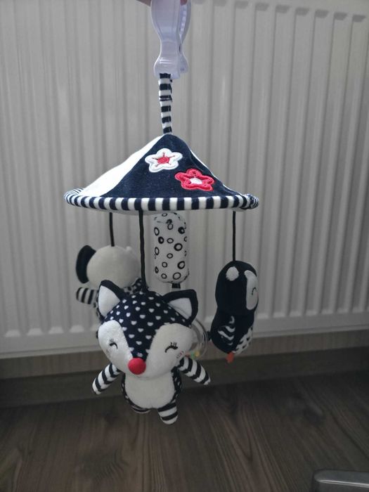 Carusel alb-negru copii