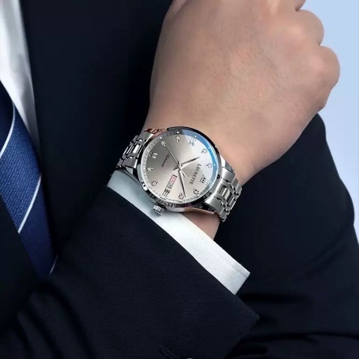 Часы наручные продам