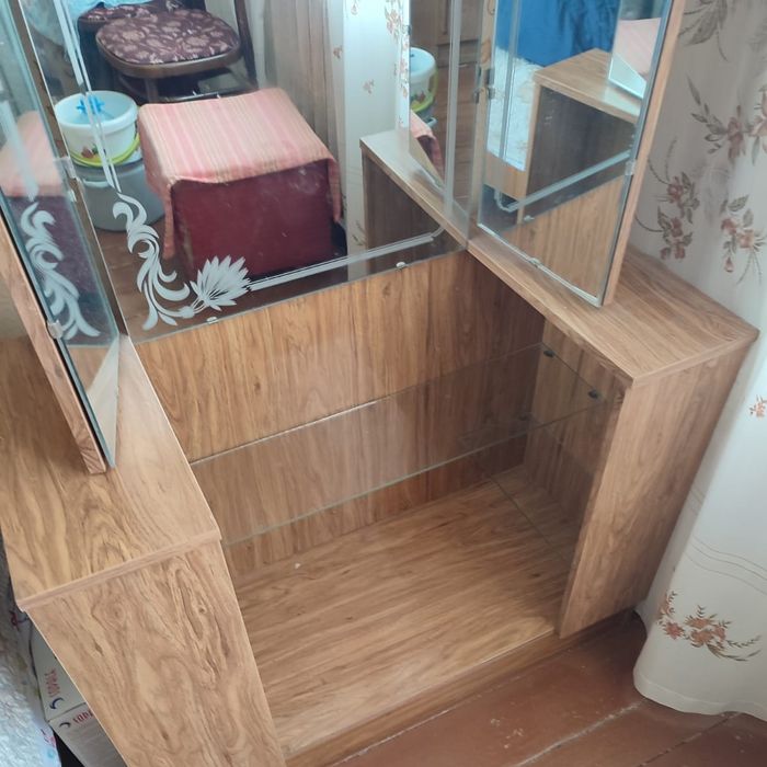 Продам спальный гарнитур