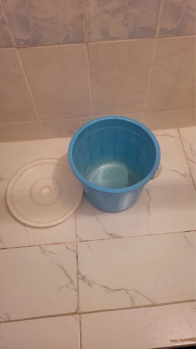 Ведро с крышкой прочная