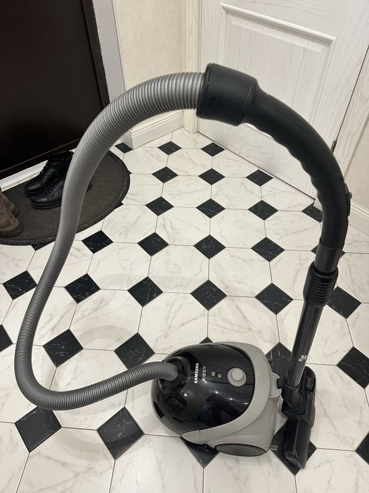 Продаю отличный пылесос самсунг