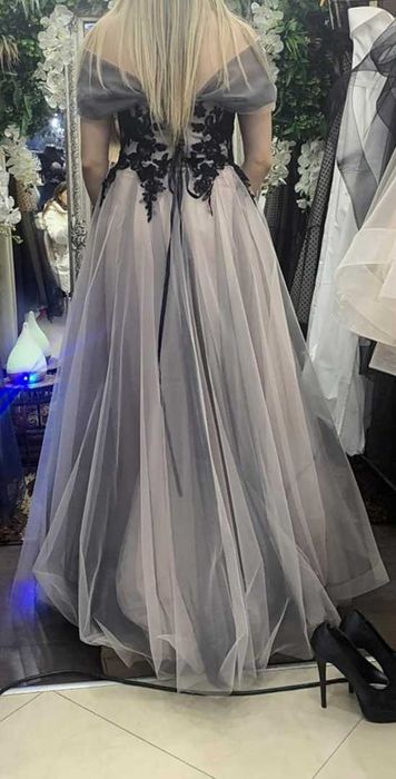 Абитуриентска рокля