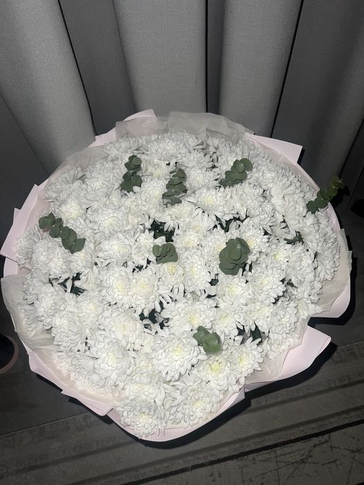 Букет большой хризантем