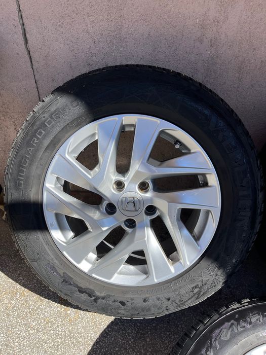Оригинални Honda джанти R17 7J, със зимни гуми Vredestein 225/65/17