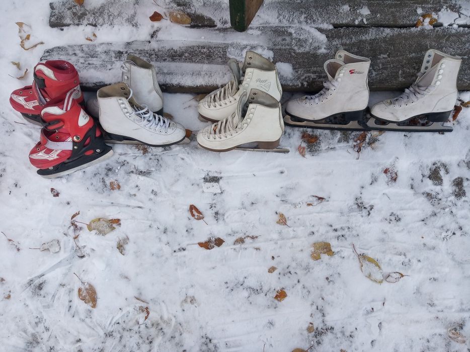 Продам коньки фигурные р-ры от 30-35