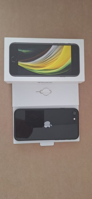 Продам iPhone SE black