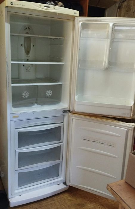 Продам холодильник LG