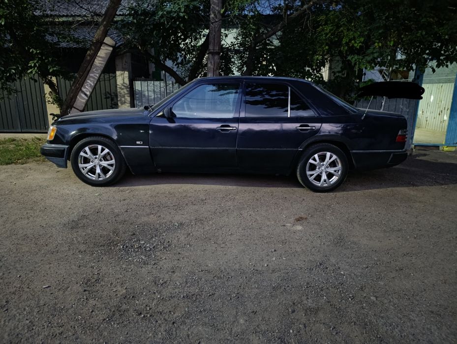 Mercedes W124 230E